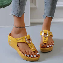 Load image into Gallery viewer, Ladies Flip Flop Wedge slippers